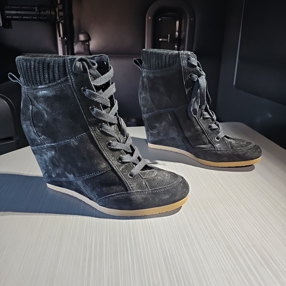 VERONICA BEARD Black Elissa Suede Wedge Sneakers Size 10M NWOT